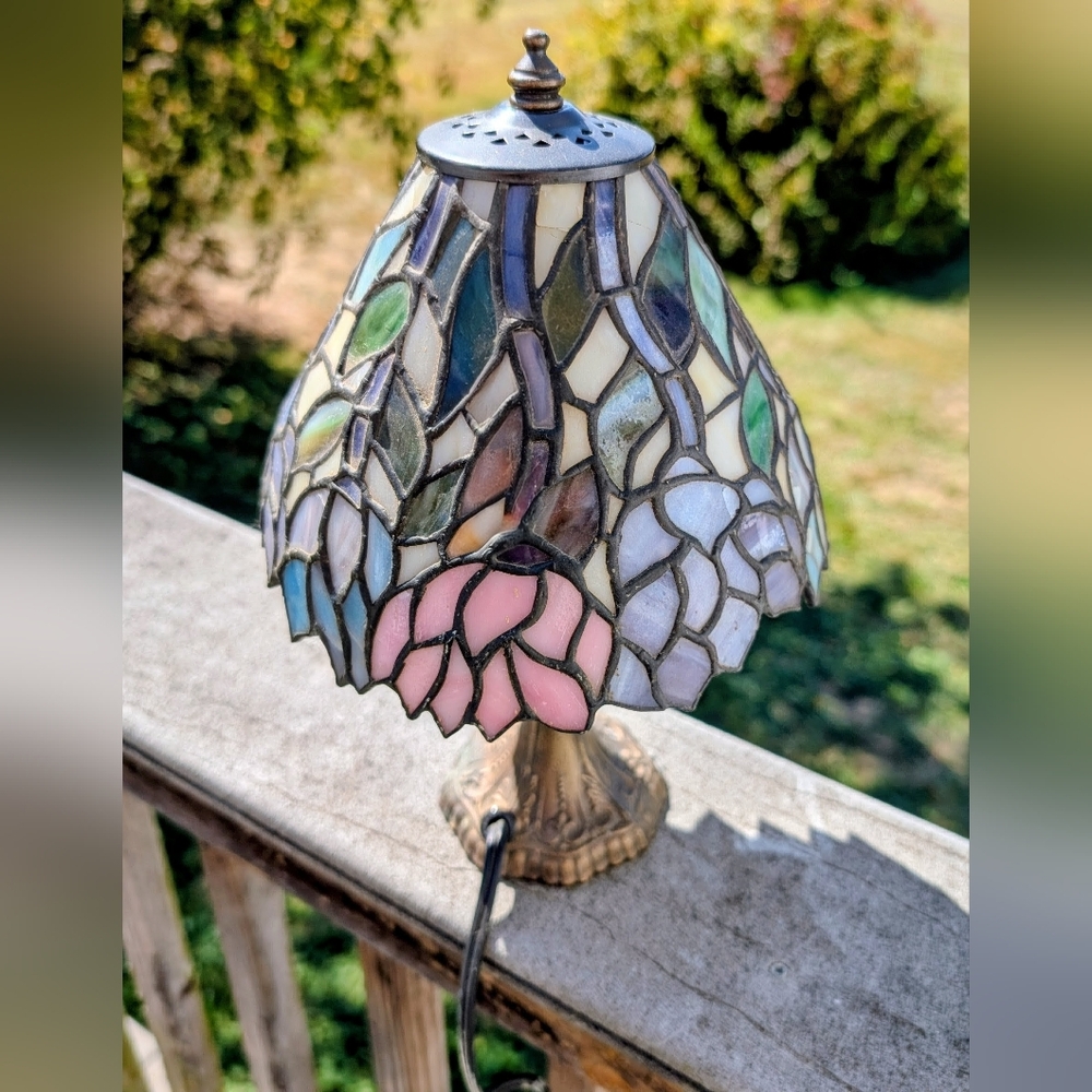 Meyda Tiffany Stained Glass Table Lamp Wisteria Pattern